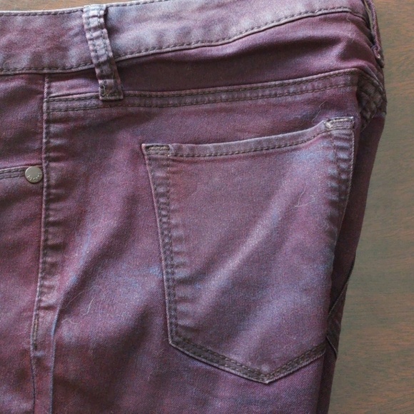 Decree Denim Skinny Jeans Maroon Wash sz 1 Low Rise NWOT - Picture 2 of 8